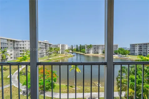 2851 Leonard Drive Aventura FL 33160