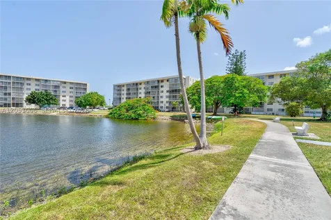 2851 Leonard Drive Aventura FL 33160