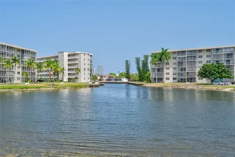 2851 Leonard Drive Aventura FL 33160