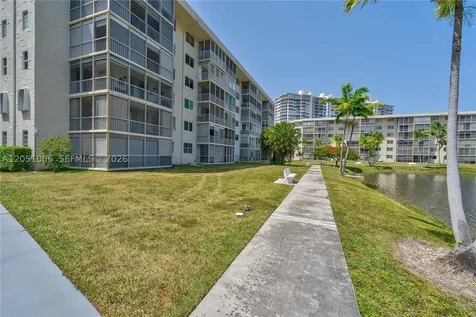 2851 Leonard Drive Aventura FL 33160