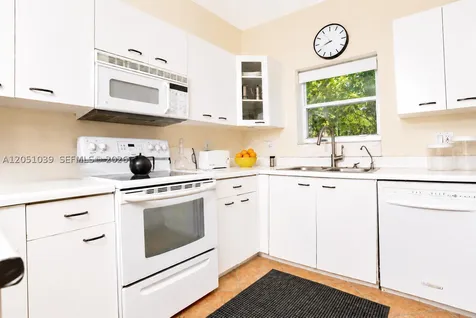 1115 Weeping Willow Way Hollywood FL 33019