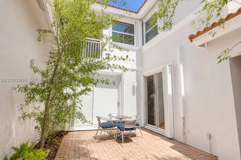 1115 Weeping Willow Way Hollywood FL 33019