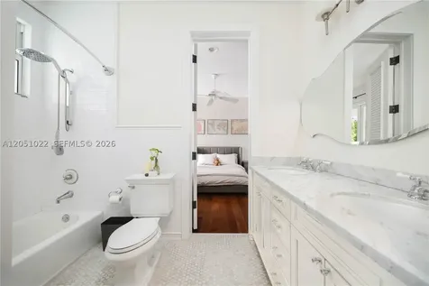 6845 SW 98th Street Pinecrest FL 33156