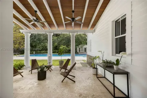 6845 SW 98th Street Pinecrest FL 33156