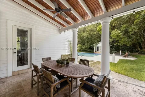 6845 SW 98th Street Pinecrest FL 33156