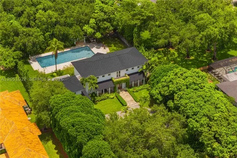 6845 SW 98th Street Pinecrest FL 33156