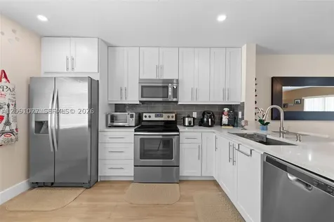 542 NW 208th Terrace Pembroke Pines FL 33029