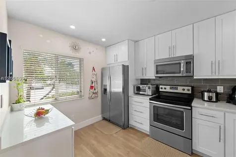 542 NW 208th Terrace Pembroke Pines FL 33029