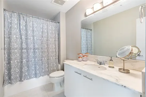 133 NE 2nd Avenue Miami FL 33132