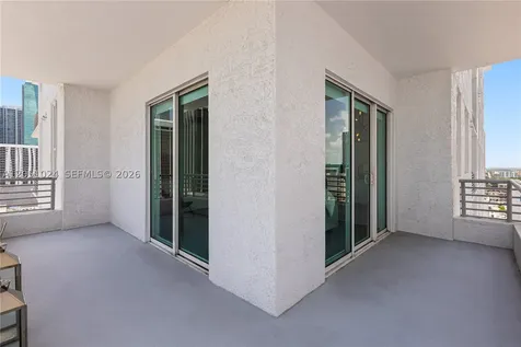 133 NE 2nd Avenue Miami FL 33132