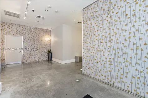 133 NE 2nd Avenue Miami FL 33132