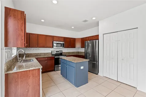 3573 W 93rd Place Hialeah FL 33018