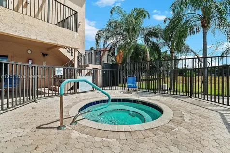 7220 Lake Cir Drive Margate FL 33063