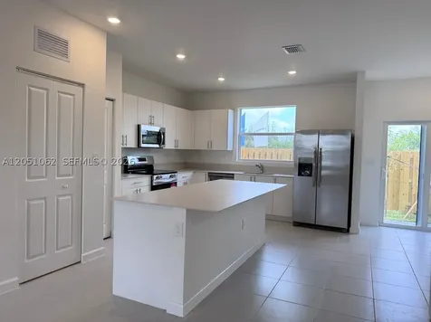 1182 SE Palm Terrace Homestead FL 33034
