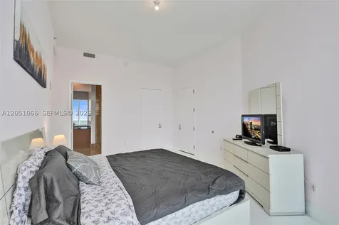 16001 Collins Avenue Sunny Isles Beach FL 33160