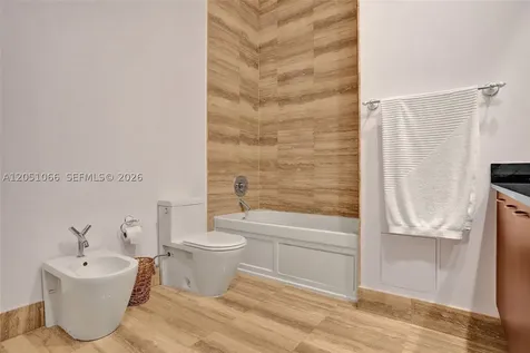 16001 Collins Avenue Sunny Isles Beach FL 33160