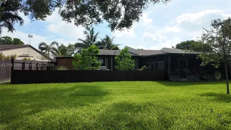 2070 Sweet Gum Avenue Pembroke Pines FL 33026