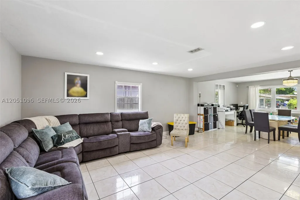 250 N 66th Avenue Hollywood FL 33024