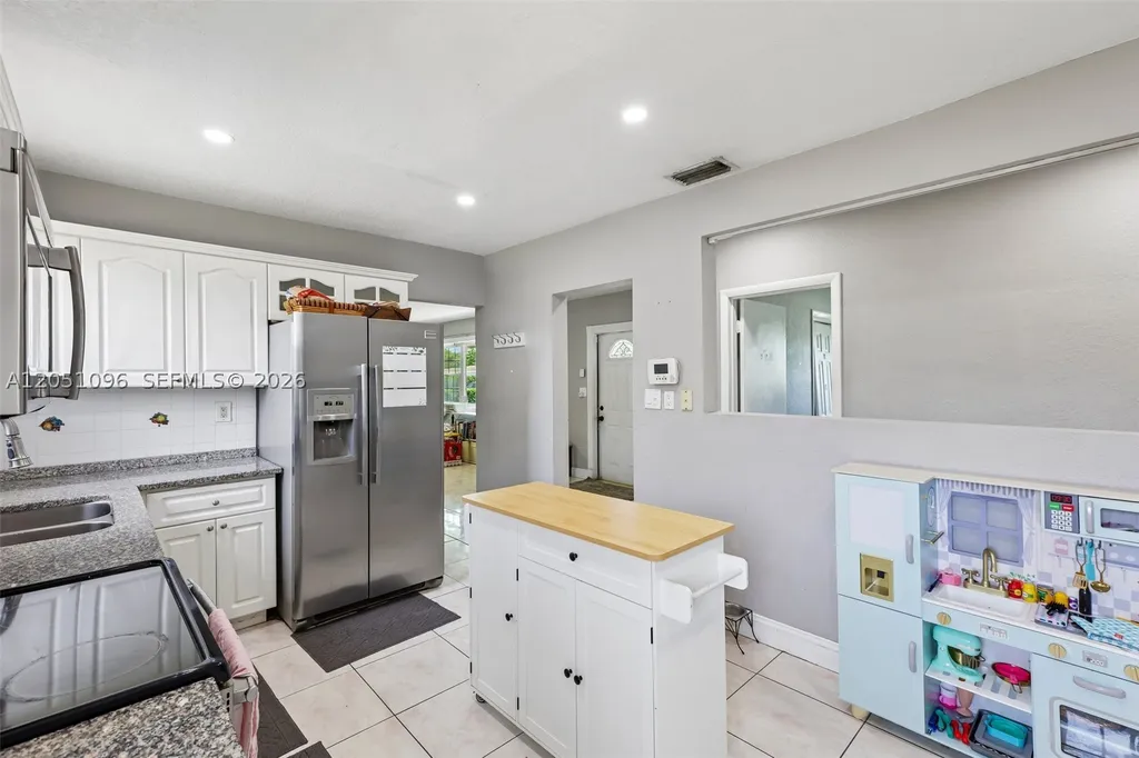 250 N 66th Avenue Hollywood FL 33024