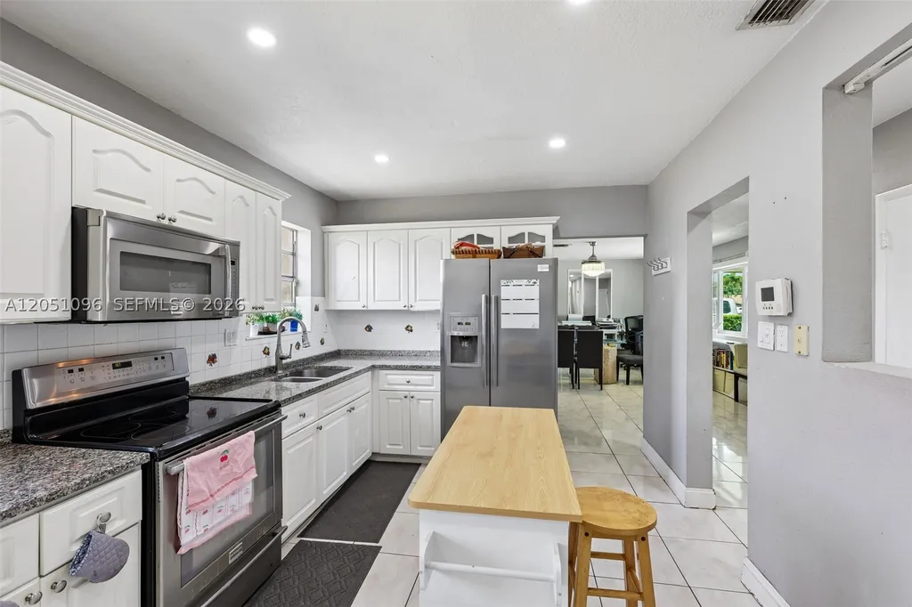 250 N 66th Avenue Hollywood FL 33024