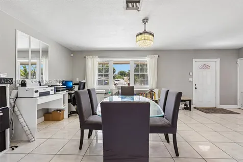250 N 66th Avenue Hollywood FL 33024