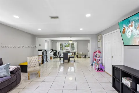 250 N 66th Avenue Hollywood FL 33024