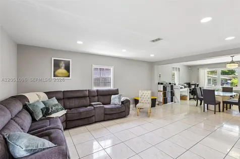 250 N 66th Avenue Hollywood FL 33024