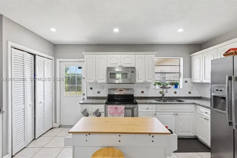 250 N 66th Avenue Hollywood FL 33024