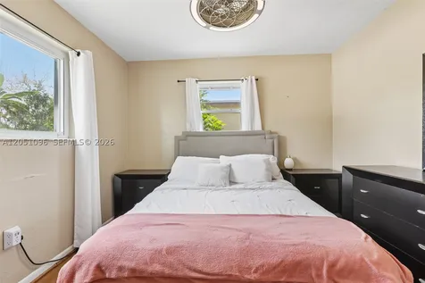 250 N 66th Avenue Hollywood FL 33024