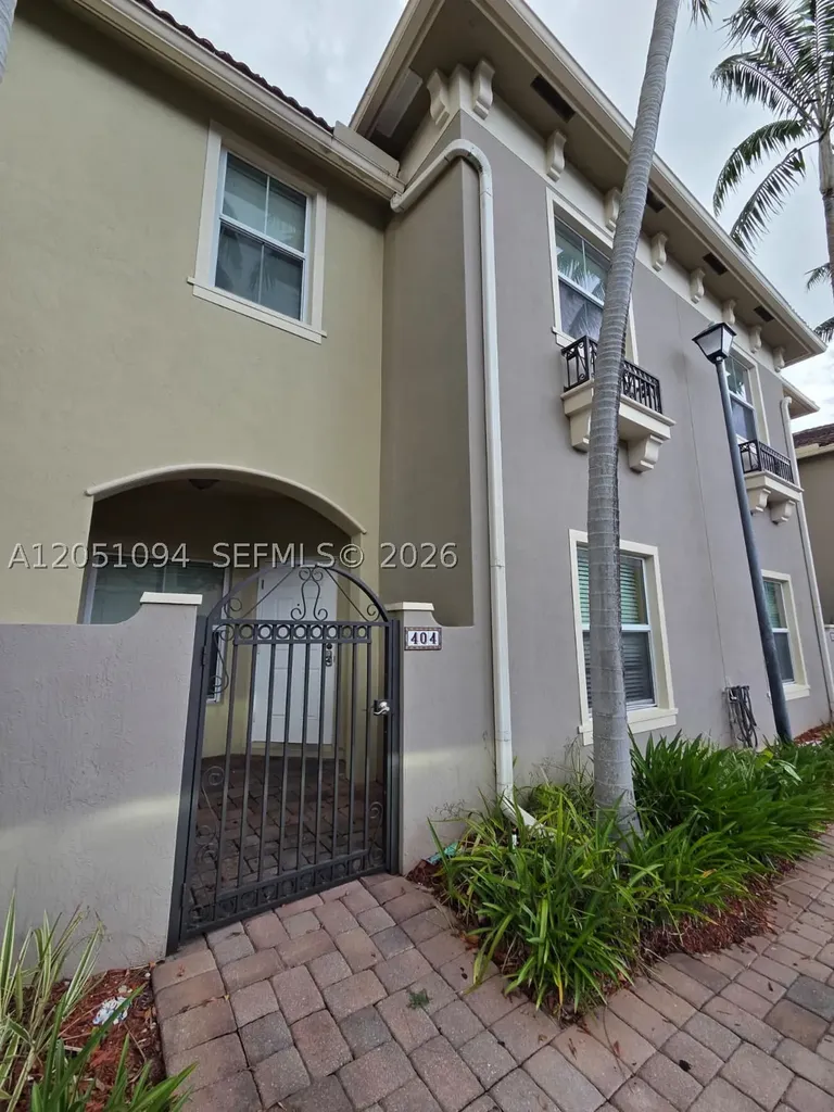 2851 W Prospect Road Tamarac FL 33309
