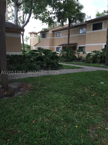 9441 N Palm Circle N Pembroke Pines FL 33025