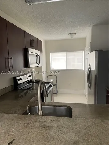 9441 N Palm Circle N Pembroke Pines FL 33025