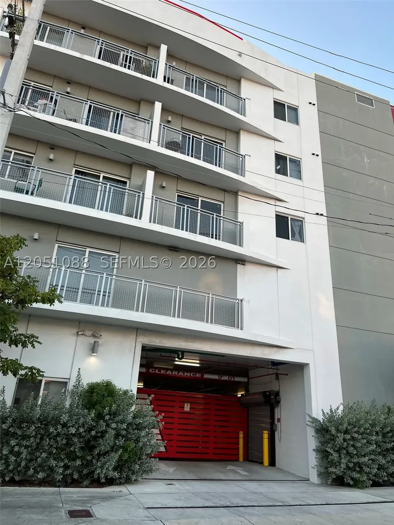 2300 NW 7th Street Miami FL 33125