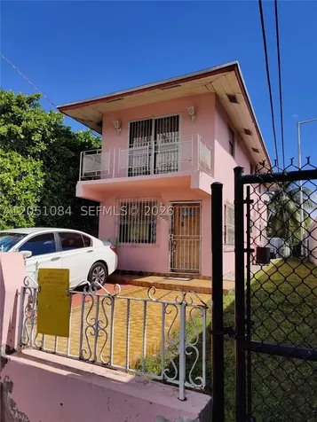 945 NW 19th Avenue Miami FL 33125