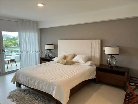 9261 E Bay Harbor Drive Bay Harbor Islands FL 33154