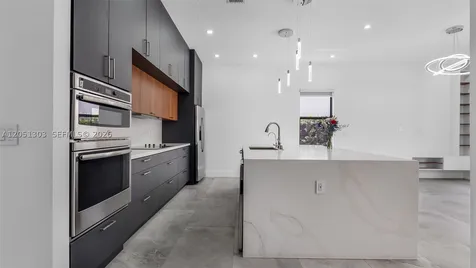 8900 NW 161st Terrace Miami Lakes FL 33018