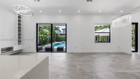 8900 NW 161st Terrace Miami Lakes FL 33018
