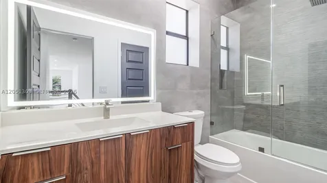 8900 NW 161st Terrace Miami Lakes FL 33018