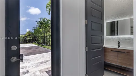 8900 NW 161st Terrace Miami Lakes FL 33018