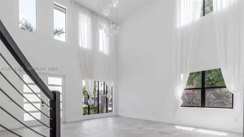 8900 NW 161st Terrace Miami Lakes FL 33018