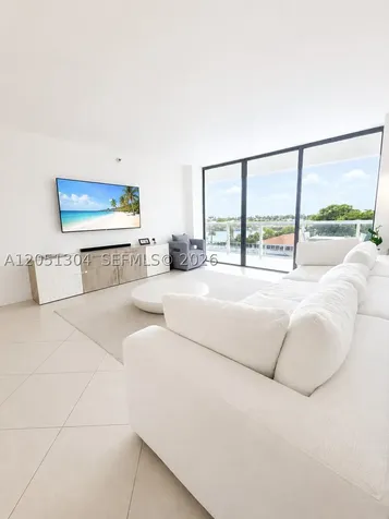 20505 E Country Club Drive Aventura FL 33180