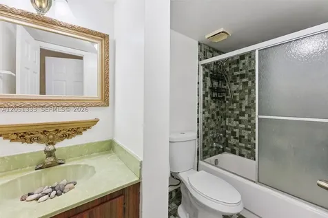 14241 Memorial Hwy 9f Highway Miami FL 33161