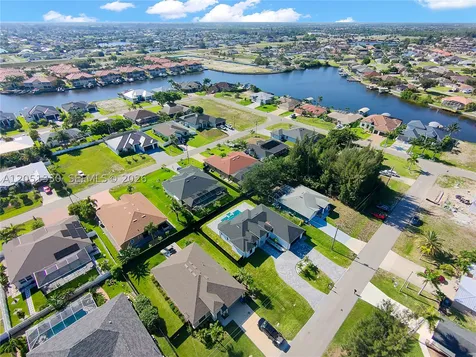 129 SW 34th Avenue Cape Coral FL 33991