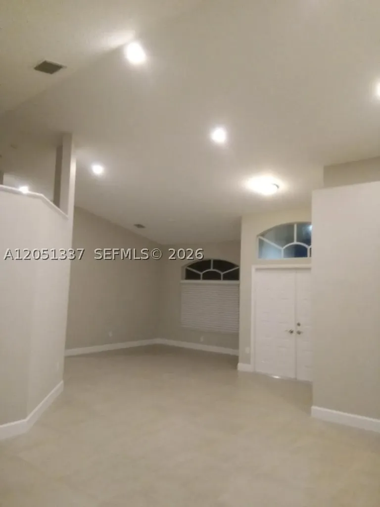 9367 Lake Serena Boca Raton FL 33496
