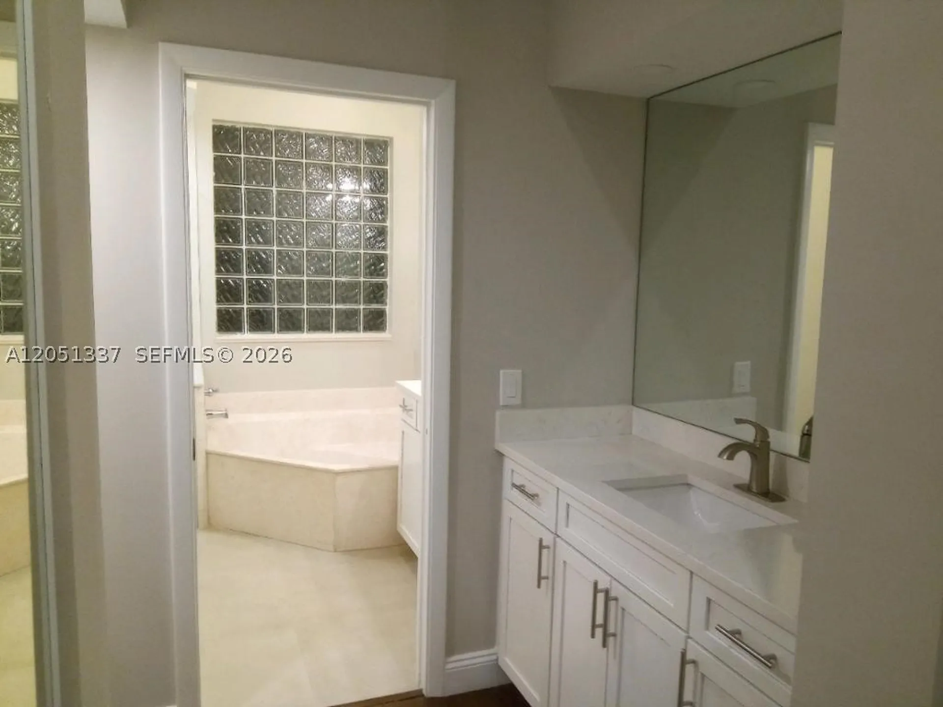 9367 Lake Serena Boca Raton FL 33496