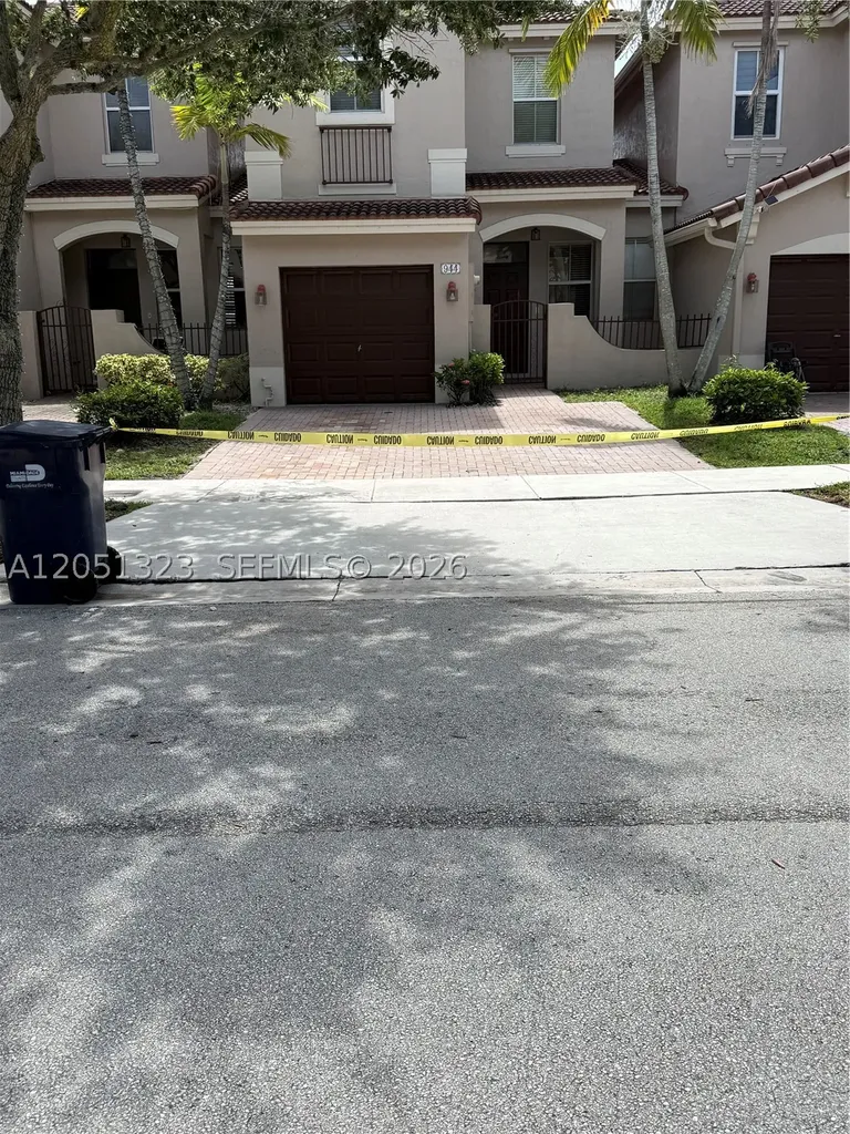 944 SW 154th Path Miami FL 33194