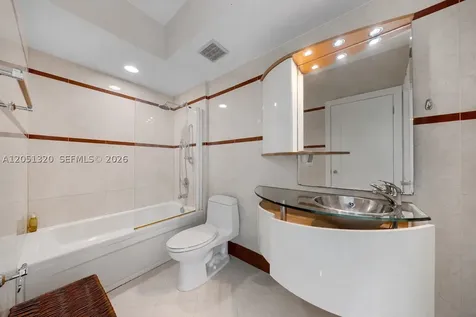 110 Washington Avenue Miami Beach FL 33139