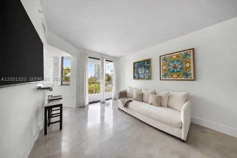 110 Washington Avenue Miami Beach FL 33139