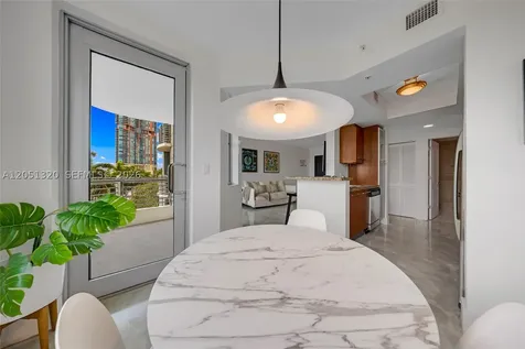 110 Washington Avenue Miami Beach FL 33139