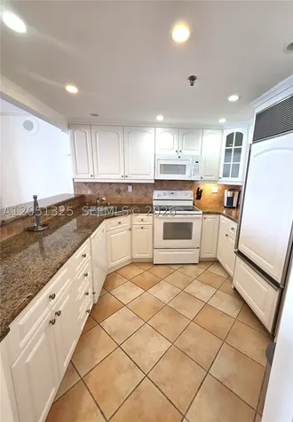 2625 Collins Avenue Miami Beach FL 33140